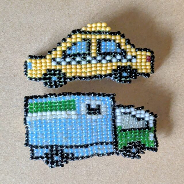 These were some of the first hair clips that I made last month! The are also one of the few that didn't end up as presents ha ha. I like wearing them :)
#handmadecrafts #handmadejewelry #beading #montanaartist