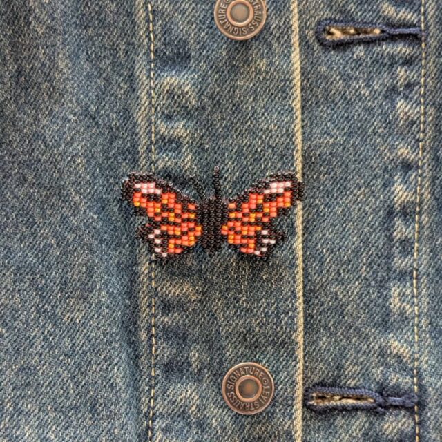 I made this pair of beaded monarch butterfly brooches not too long ago while working on a commission. The irregularities between the two pieces are perfect for a cute little animation!