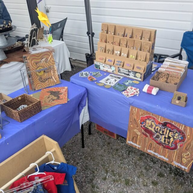 🍓🫐Lakeside Farmers Market today 9am to 1pm!!🍒🍑
Come snag some handmade jewelry, lino-printed cards, up cycled clothes, and much much more!!!
#lakesidefarmersmarket @lakesidefarmersmarketmt
#summermarkets #handmadejewelry #linoprint